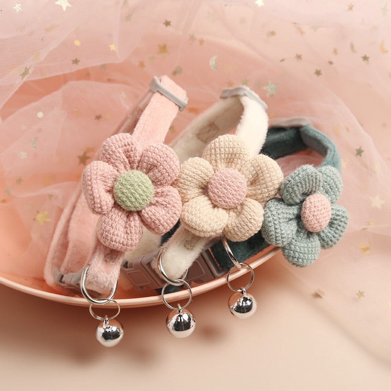 Cute Knitted Flower Pet Adustable Collar With Bell