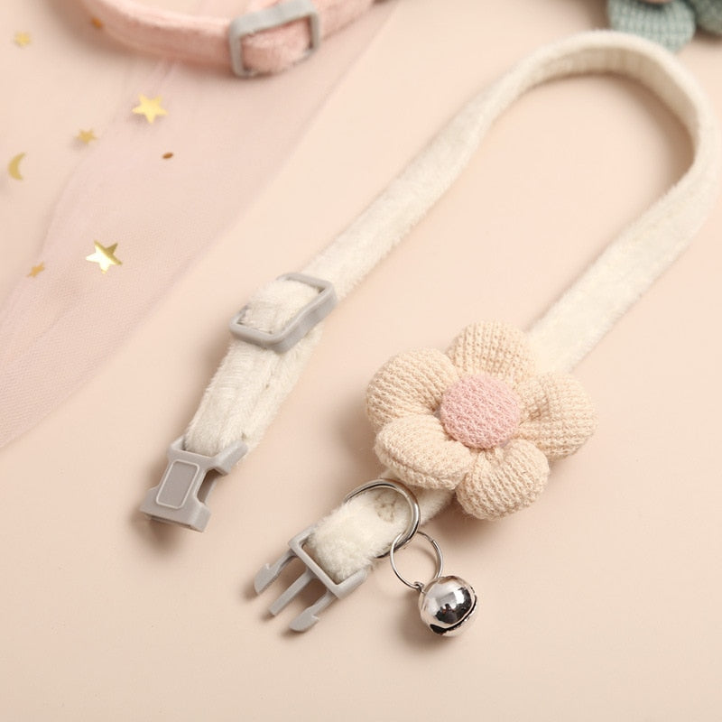 Cute Knitted Flower Pet Adustable Collar With Bell